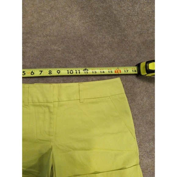 New York and Company Womans Bright Yellow Dress Shorts Size‎ 6 Pockets - Picture 2 of 11